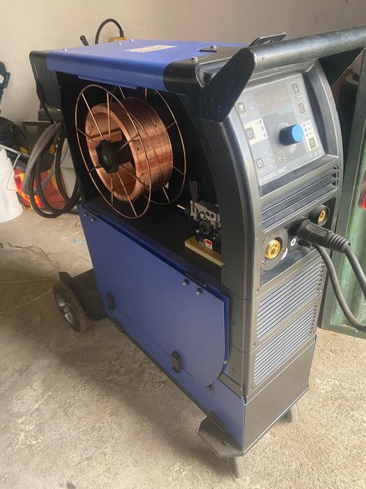 Máquina de soldadura 300amp. Trifasica