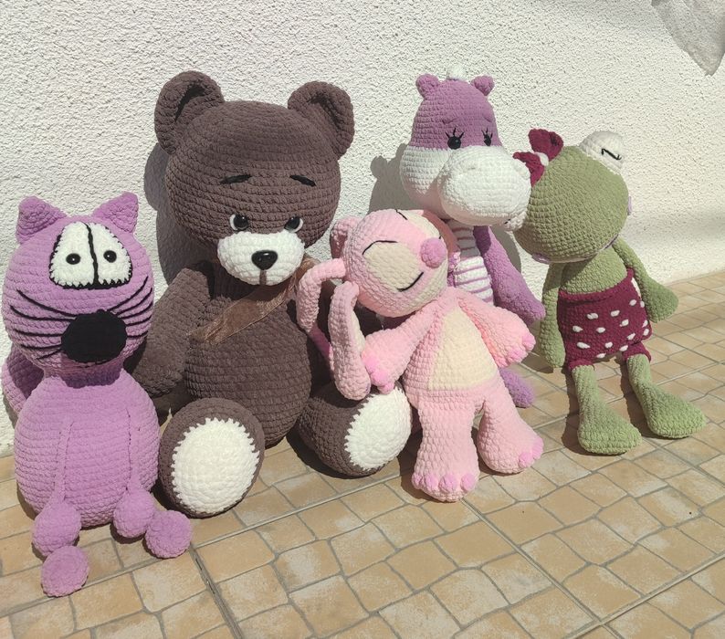 Bonecos em lã chenille