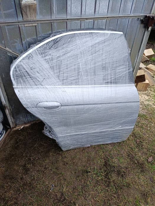 Sprzedam drzwi BMW e39
