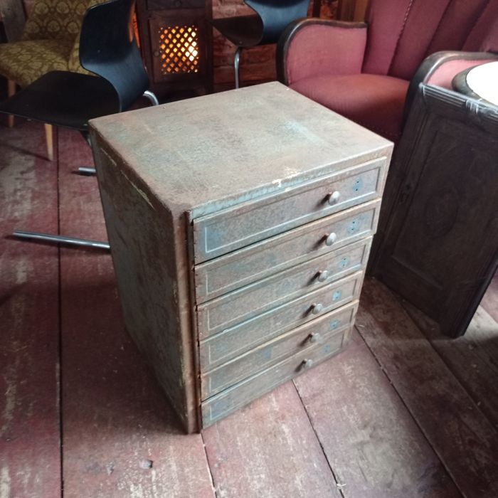 Szafa metalowa katalogowa loft design