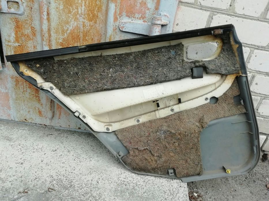 Продам Карты дверные Mitsubisni Galant