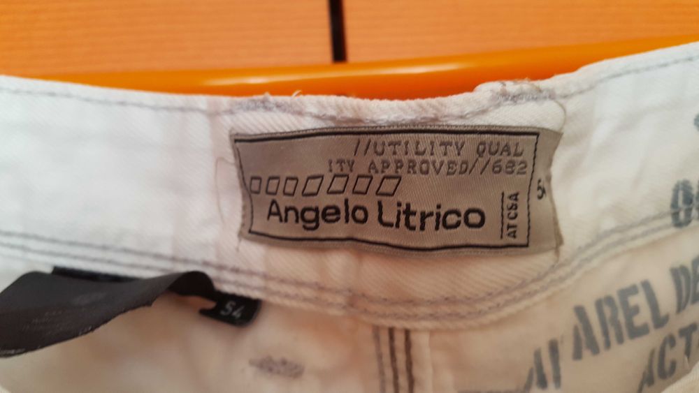 krótkie spodenki z białego  dżinsu rozmiar 54