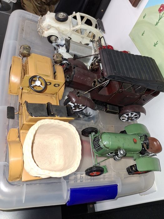 Veículos em chapa decorativos