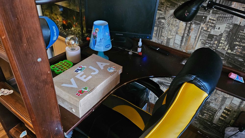 Продам дитячу двоповерхову кровать з матрацами