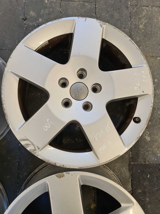Felgi aluminiowe 5x112 R17 7.5j et56 otw 57,1 audi volkswagen Nr B8