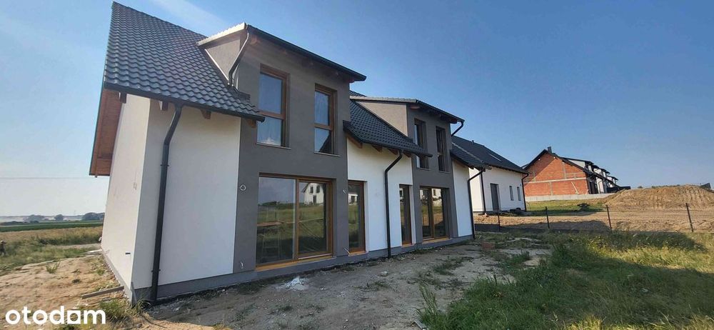 Nowoczesny dom w zabudowie bliźniaczej 115m² z pompą ciepła