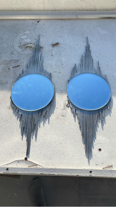 Espelho com Design Geométrico e Acabamento Envelhecido