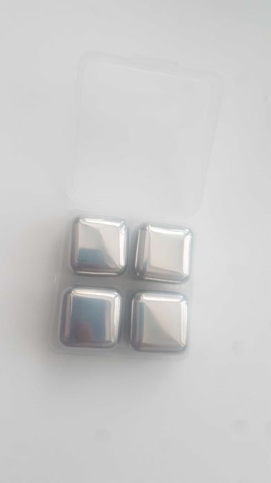 do kolekcji - metalowe kostki lodu - 4szt - nowe