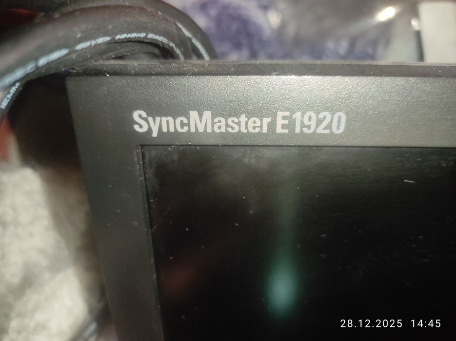 Монітор SyncMaster e1920n, все працює