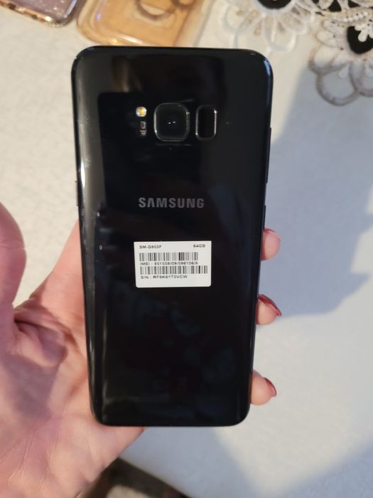 Telefon Samsung Galaxy S8+ wraz z 3 etui. Stan idealny
