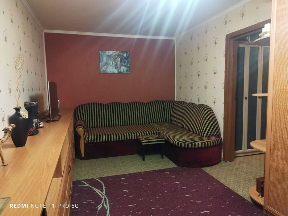 Продам  уютную  2-х квартиру, на Терещенковской,27. Отличная локация.