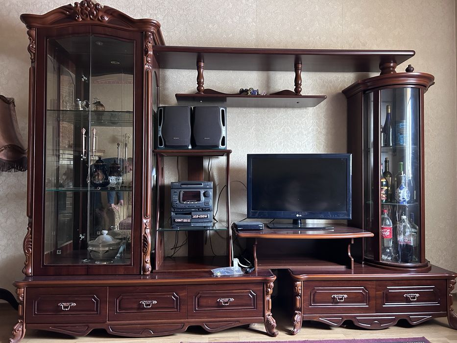 Стінка в прихожу