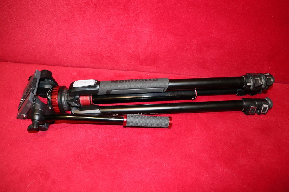 Statyw Manfrotto MT055XPRPRO3 + głowica MVH502AH