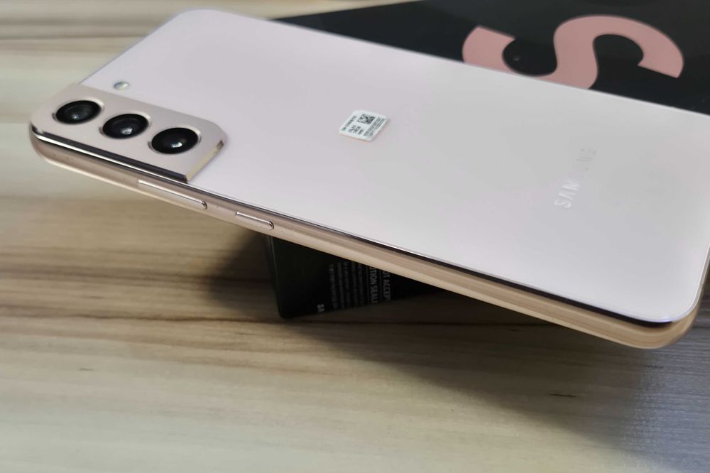 Samsung  Galaxy S22+