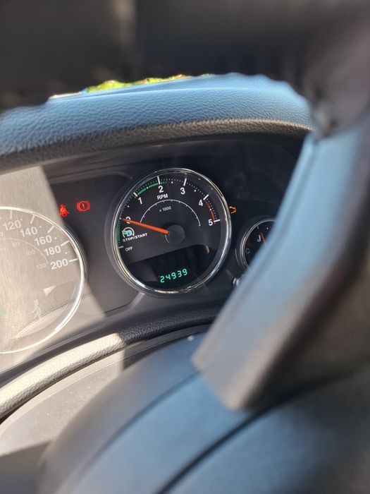 Jeep rubicon 2.8 crd  25 mil km como novo