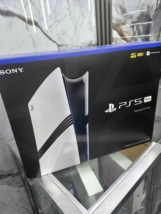 Ps5 pro 2TB com dois comandos