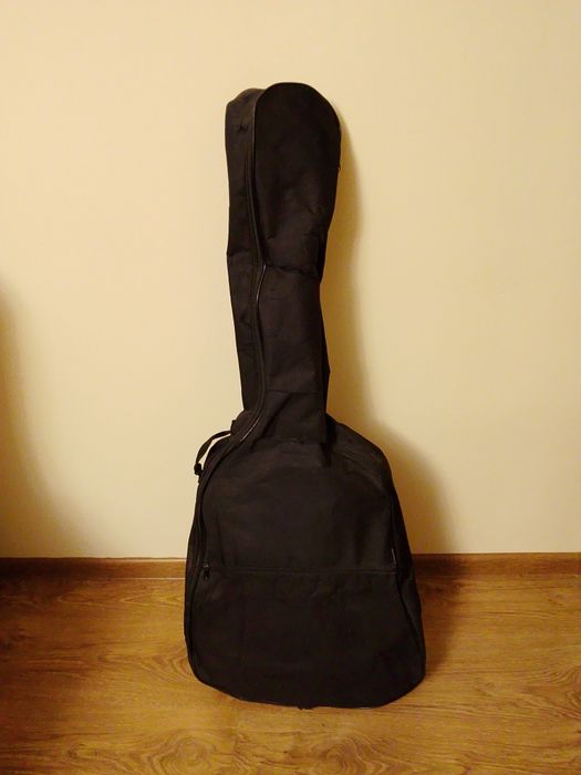 Продаю гітару класичну