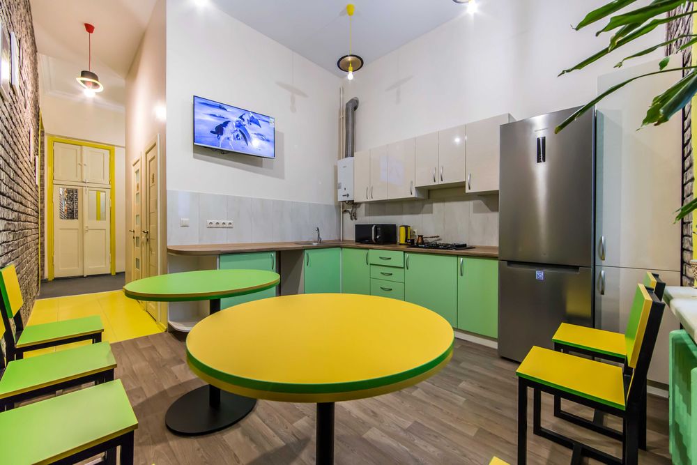 Первая неделя 700 грн!  Соломенка! рядом Вокзал. Всегда есть свет.