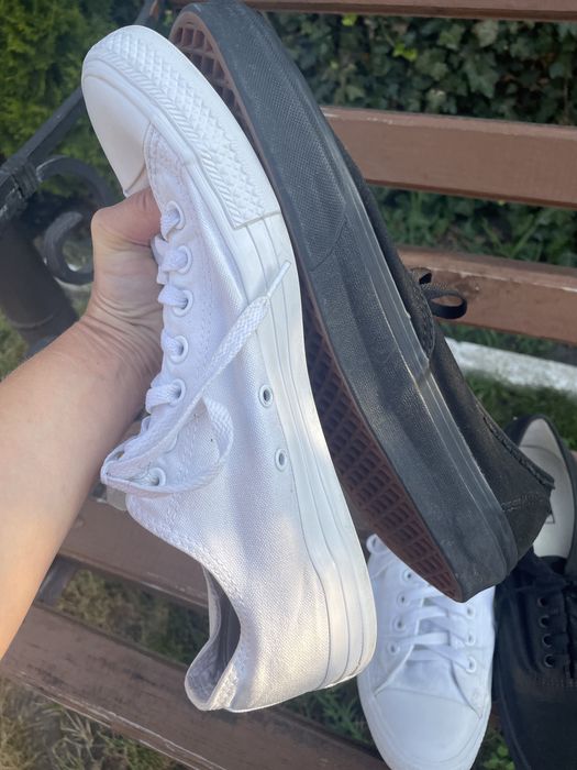 Converse. Vans Літні  кеди 44р. Макасіни білі і чорні.Оригінал