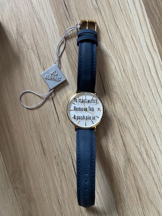 Женские часы. AUGUST STEINER