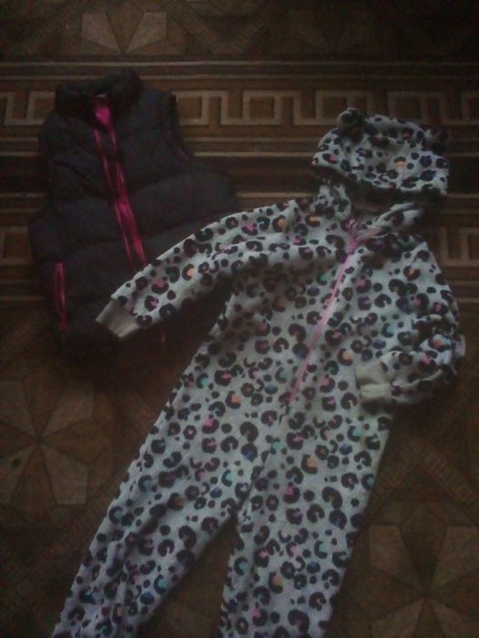 Віддам речі на дівчинку 3-4 роки