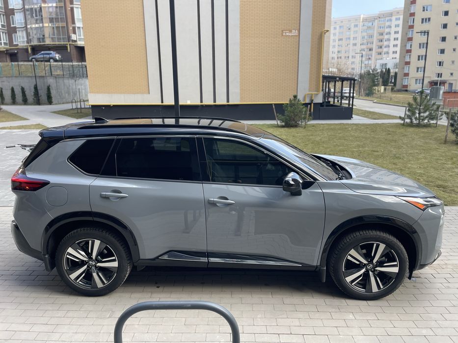 Nissan Rogue t33 SL 2,5