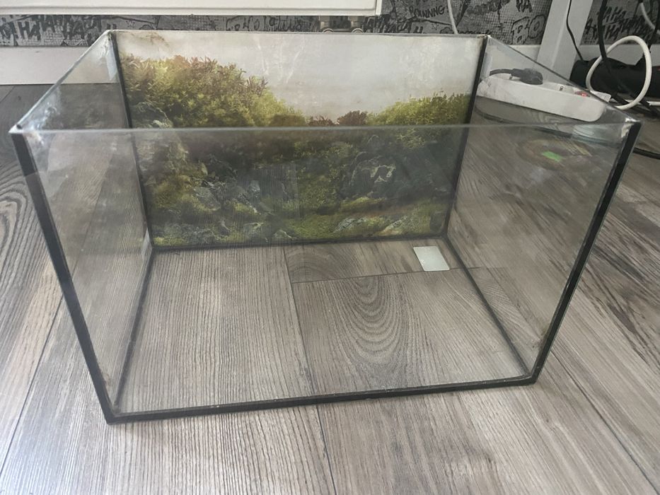 Akwarium z tłem 12l
