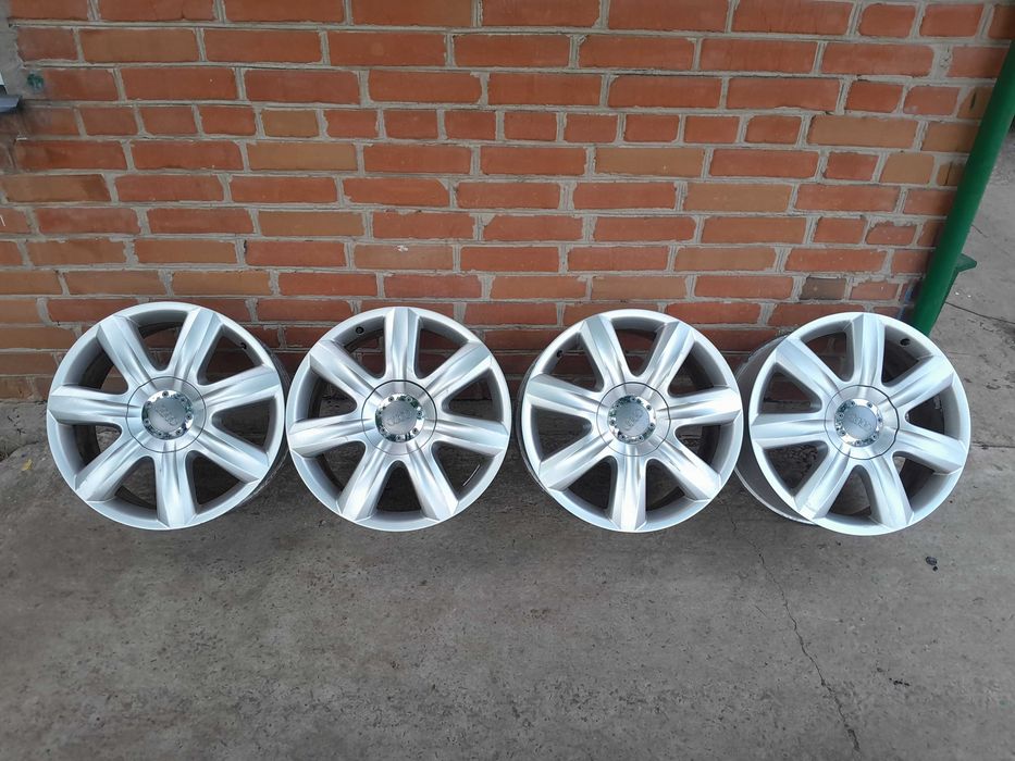 Продам комплект дисків R18