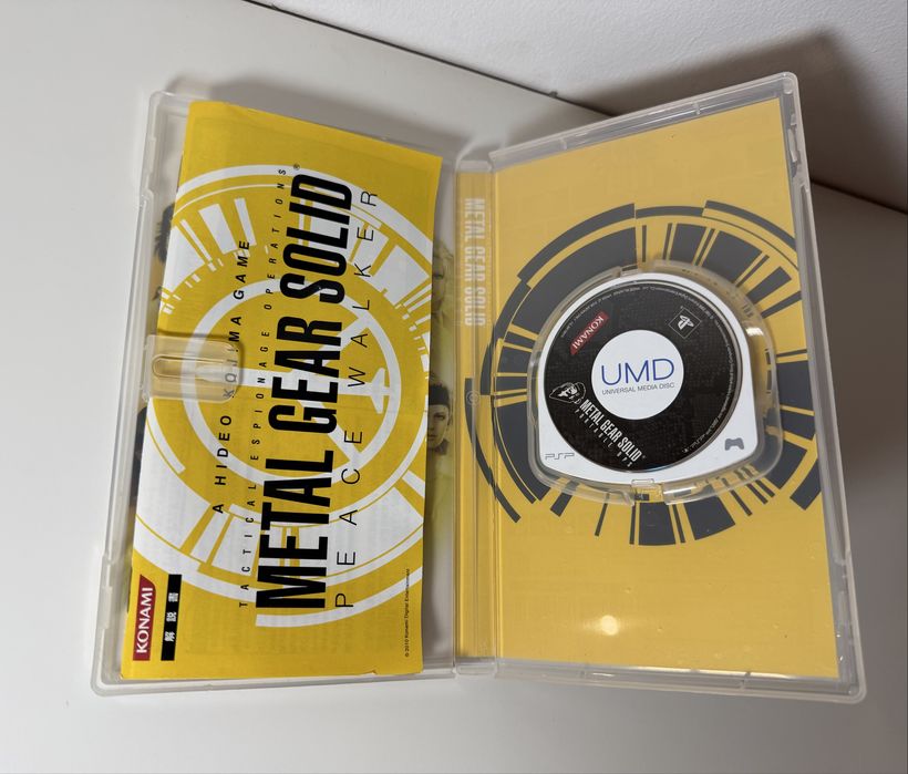 Комплект ігор для PSP: Metal Gear Solid Peace Walker + Portable Ops
