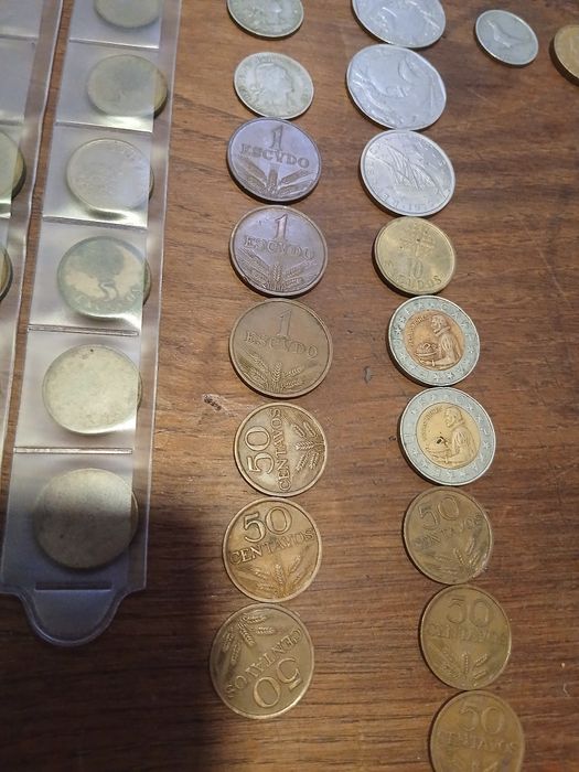 Várias moedas antigas