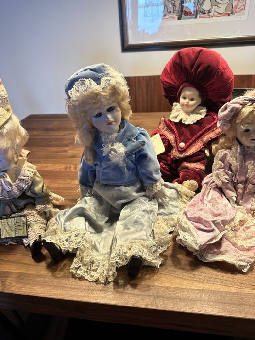 Bonecas de porcelana