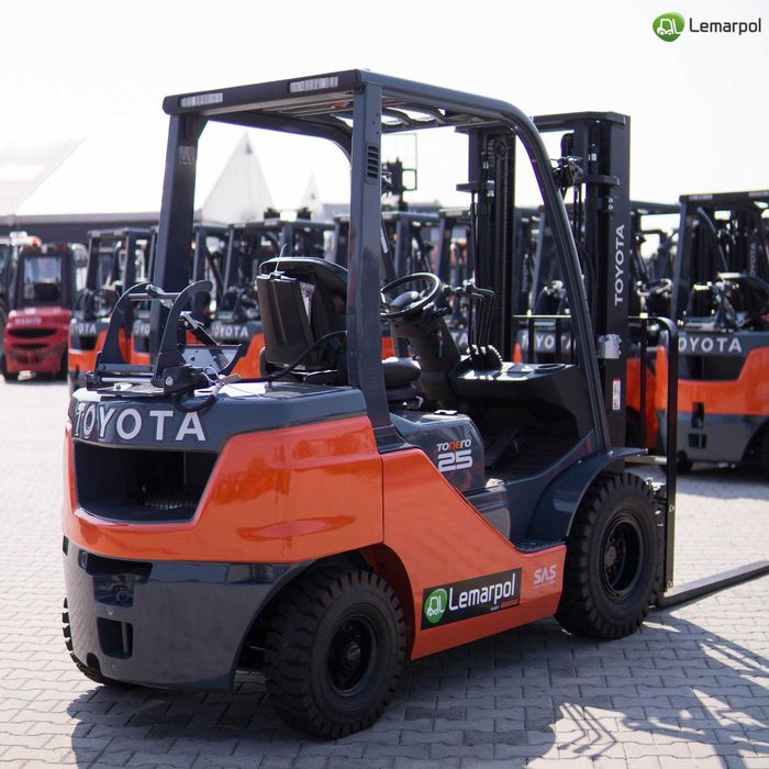 Nowy wózek widłowy Toyota 02-8FGF25 2026  2,5T LPG