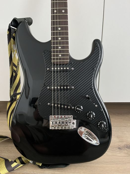 Guitarra eletrica custom-made + Estojo + Amplificador