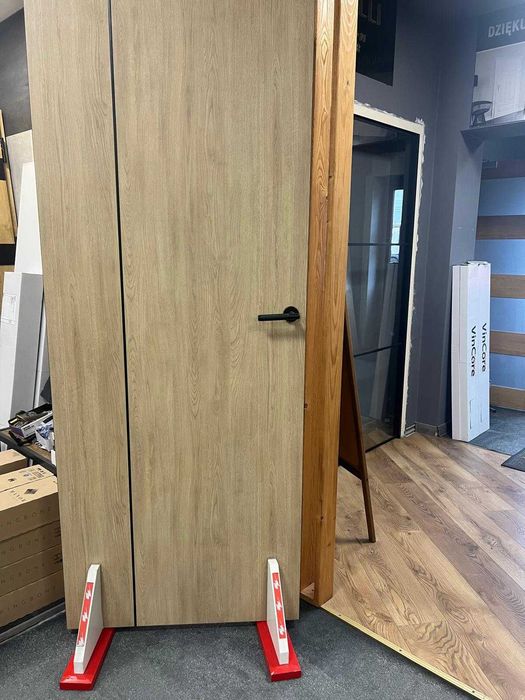 WYPRZEDAŻ!!! Eleganckie drzwi w wersji bezprzylgowej.