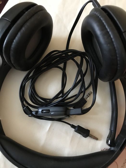 Навушники Plantronics