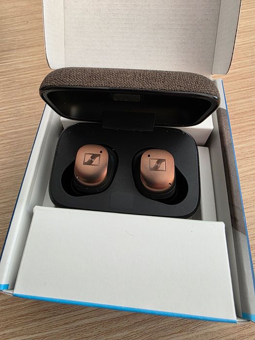 MOMENTUM True Wireless 4