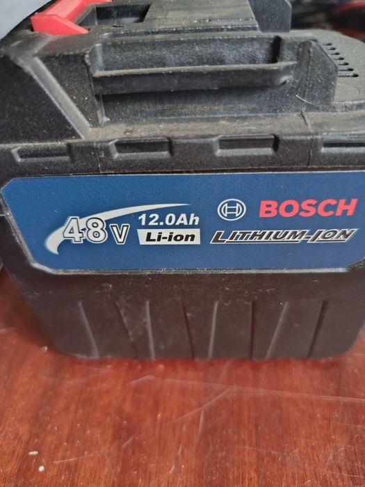 Акумуляторна цепна пила BOSH 340