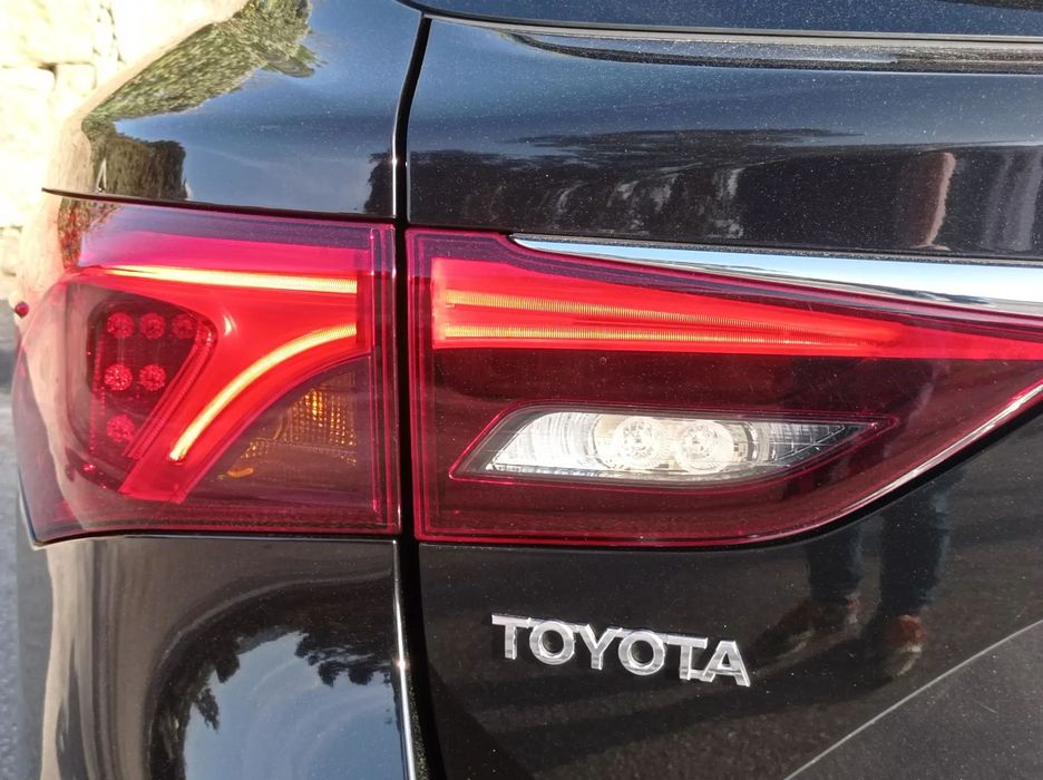 Toyota Avensis Touring Sports 1.6 D-4D Luxury+GPS
