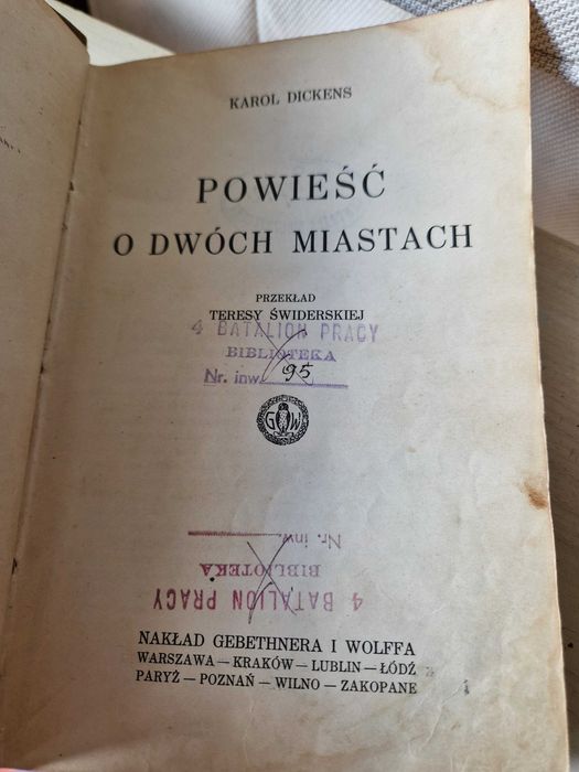 Powieść o dwóch miastach. Dickens