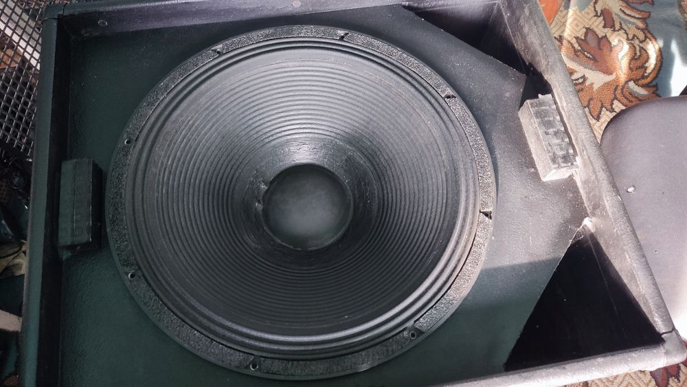 Динаміки 18 дюймів 600вт