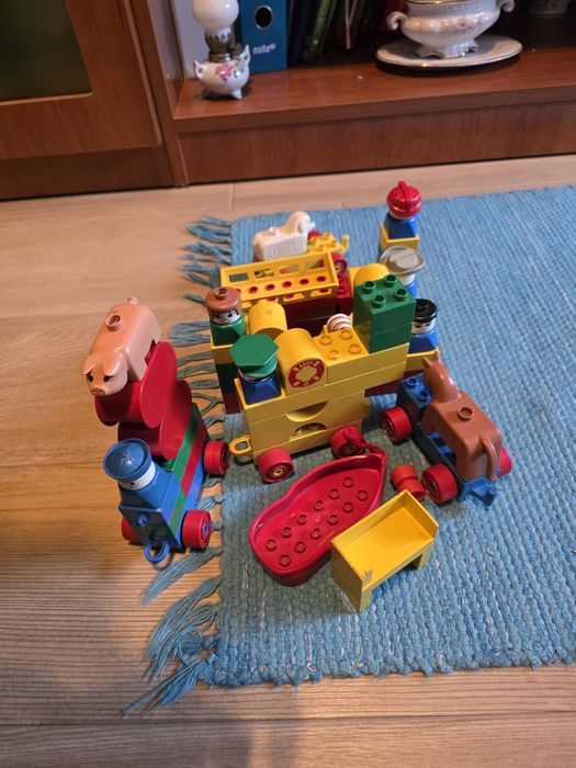 Conjunto de Legos grandes para crianças.