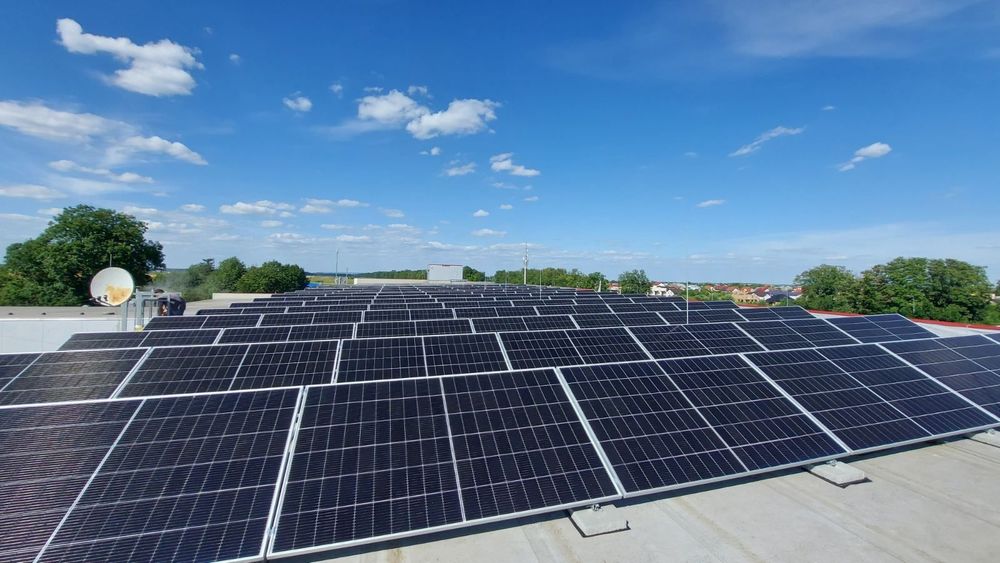 Сонячні панелі • Сонячні батареї • Гібридна СЕС