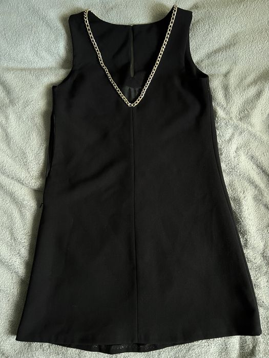 Elegancka czarna sukienka
