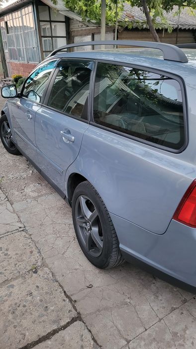 Вольво v50  1,6  2011 рік