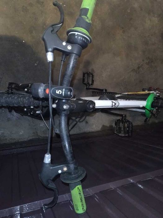 Bicicleta btwin MMX Roda 24- Equipada e Pronta a Andar