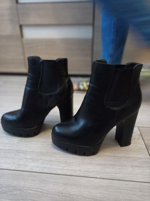 Buty damskie botki