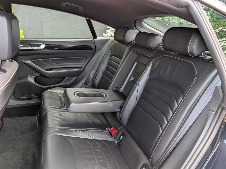 Volkswagen Arteon      2021