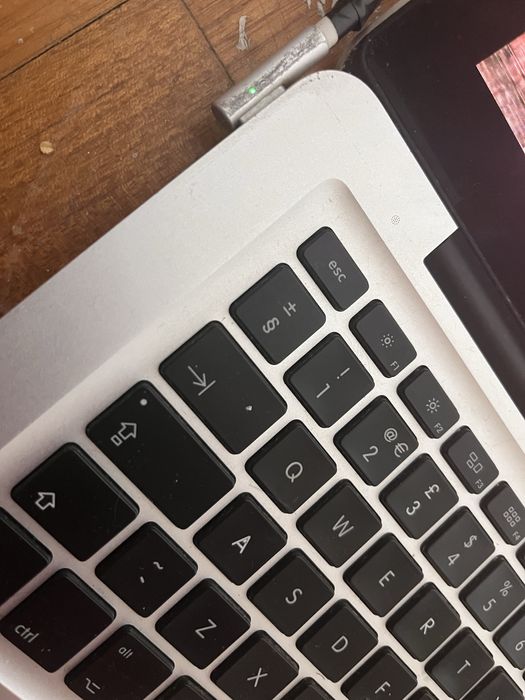 Macbook Pro 2011475385251423201282