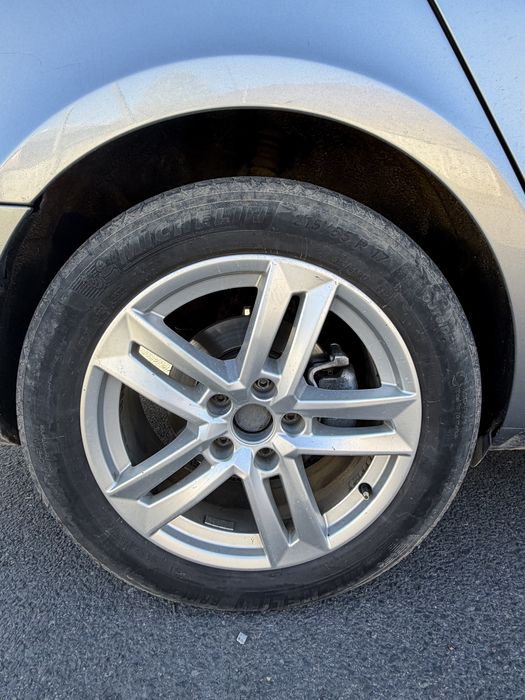 продаж авто Škoda SuperB