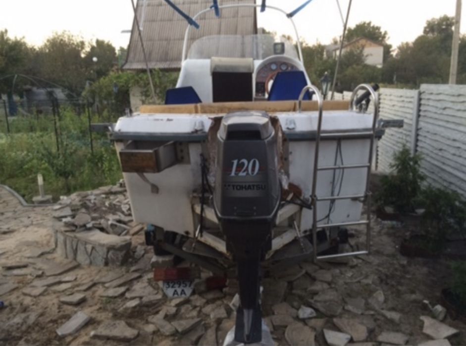 Катер Ритм с двиготелем Тайхатсу 120 к.с